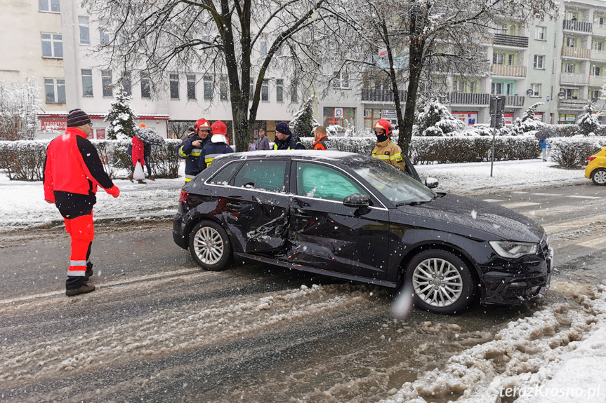 Zderzenie dwóch samochodów w Krośnie