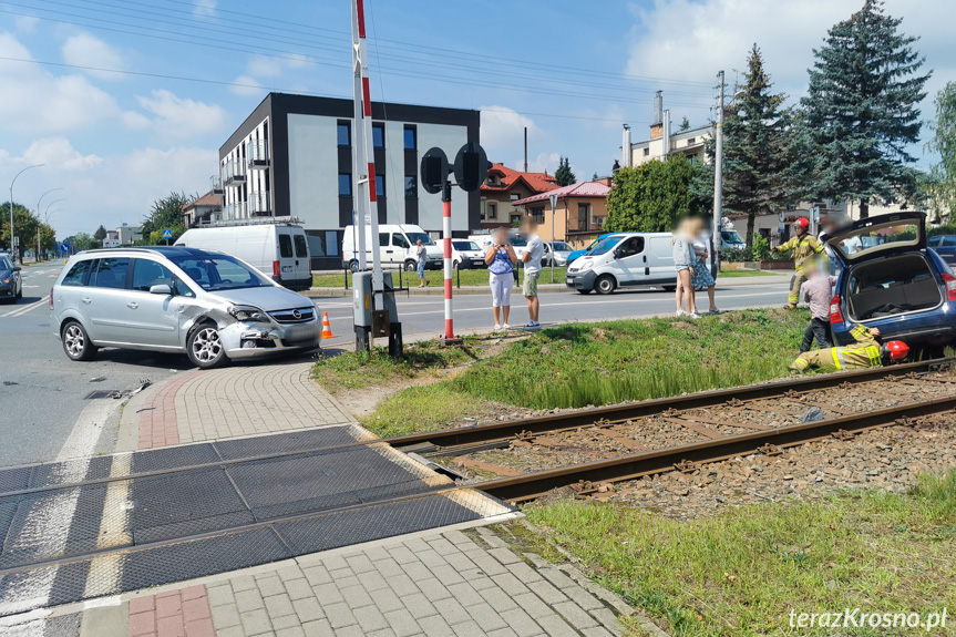 Zderzenie dwóch samochodów w Krośnie na Czajkowskiego