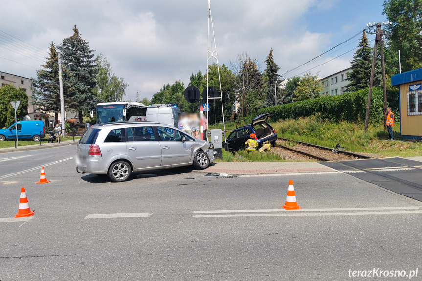 Zderzenie dwóch samochodów w Krośnie na Czajkowskiego