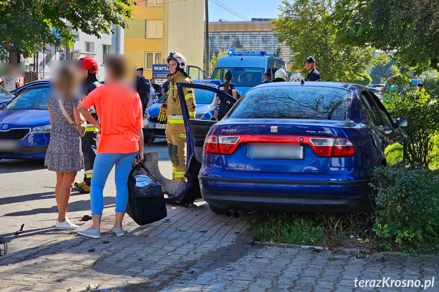 Zderzenie dwóch samochodów w Krośnie