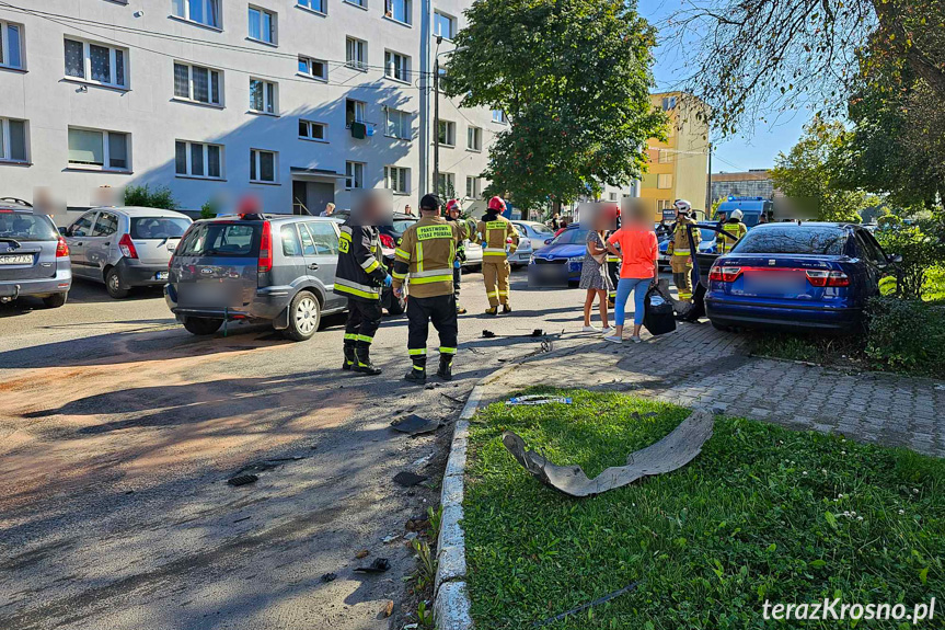 Zderzenie dwóch samochodów w Krośnie