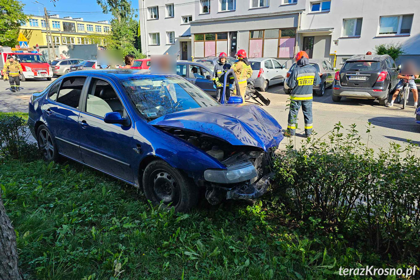 Zderzenie dwóch samochodów w Krośnie