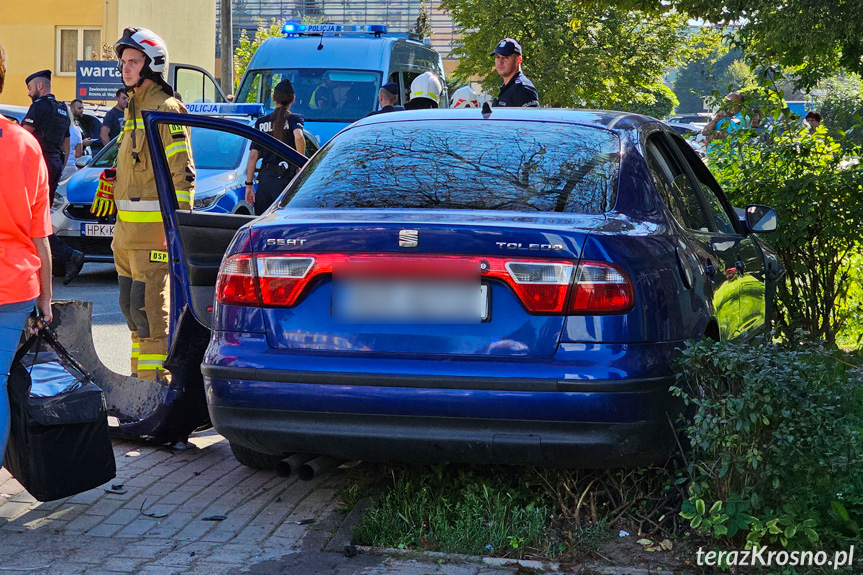 Zderzenie dwóch samochodów w Krośnie