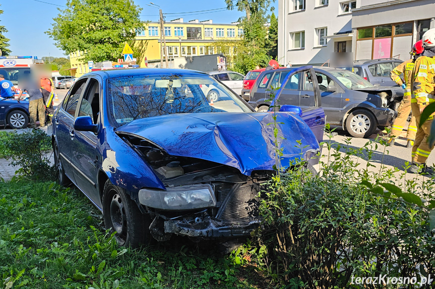 Zderzenie dwóch samochodów w Krośnie