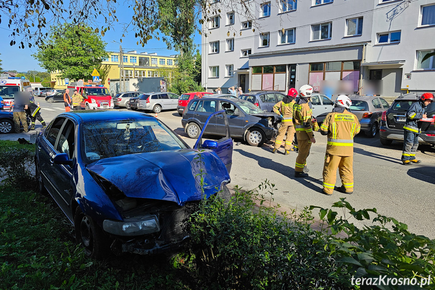 Zderzenie dwóch samochodów w Krośnie