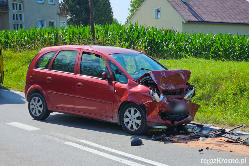 Zderzenie dwóch samochodów w Krośnie