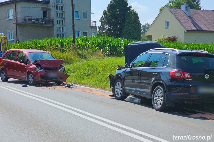 Zderzenie dwóch samochodów w Krośnie