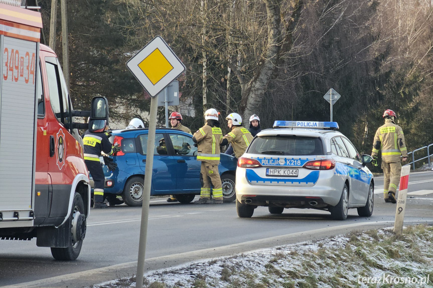 Zderzenie dwóch samochodów w Moderówce