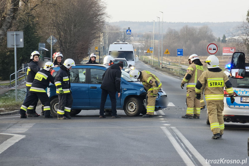 Zderzenie dwóch samochodów w Moderówce