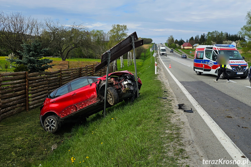 Zderzenie dwóch samochodów w Rogach