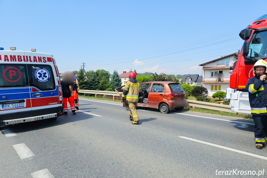 Zderzenie dwóch samochodów w Rogach