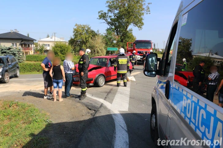 Zderzenie dwóch samochodów w Rogach