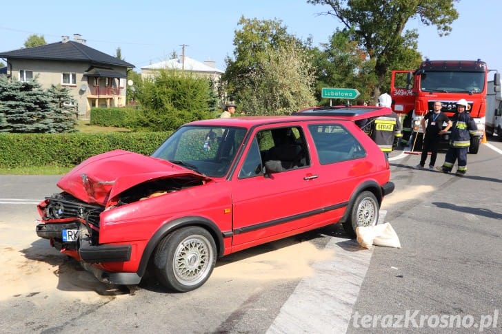 Zderzenie dwóch samochodów w Rogach