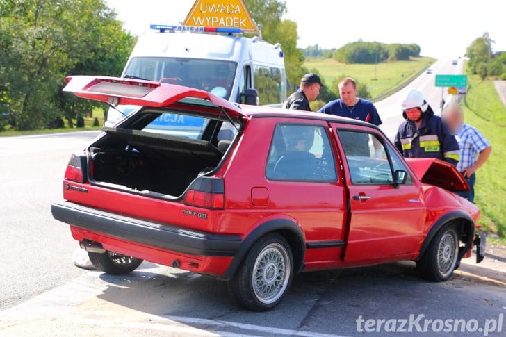 Zderzenie dwóch samochodów w Rogach