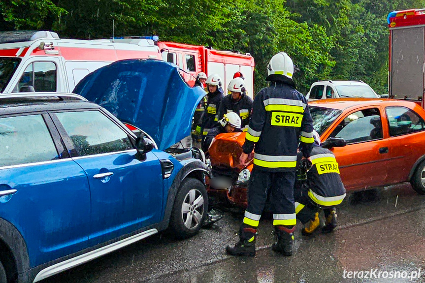 Zderzenie dwóch samochodów w Targowiskach