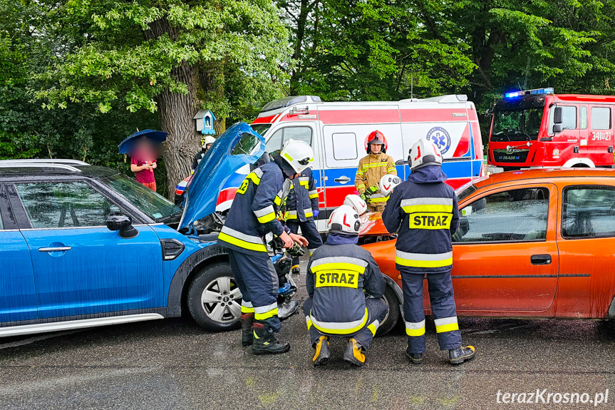 Zderzenie dwóch samochodów w Targowiskach