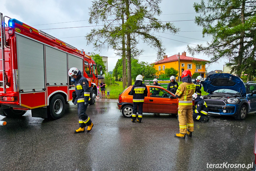 Zderzenie dwóch samochodów w Targowiskach