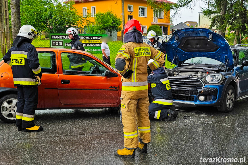 Zderzenie dwóch samochodów w Targowiskach