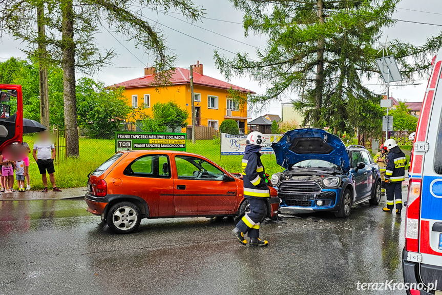 Zderzenie dwóch samochodów w Targowiskach