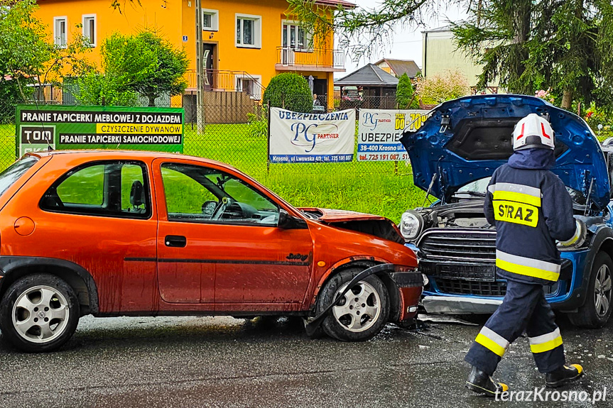 Zderzenie dwóch samochodów w Targowiskach