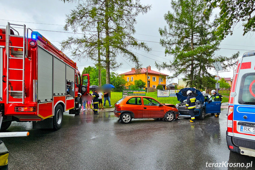 Zderzenie dwóch samochodów w Targowiskach