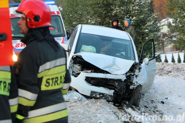 Zderzenie dwóch samochodów w Tylawie