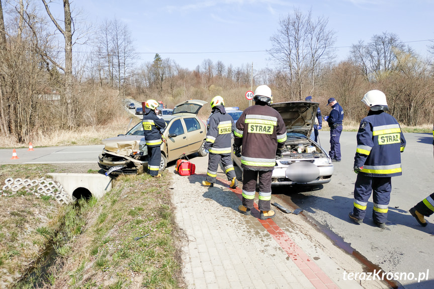 Zderzenie dwóch samochodów w Wietrznie