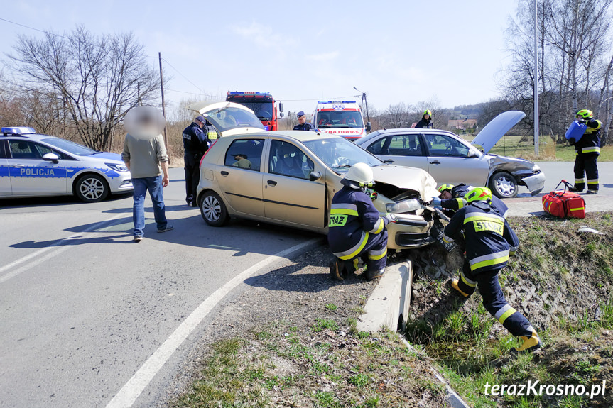 Zderzenie dwóch samochodów w Wietrznie