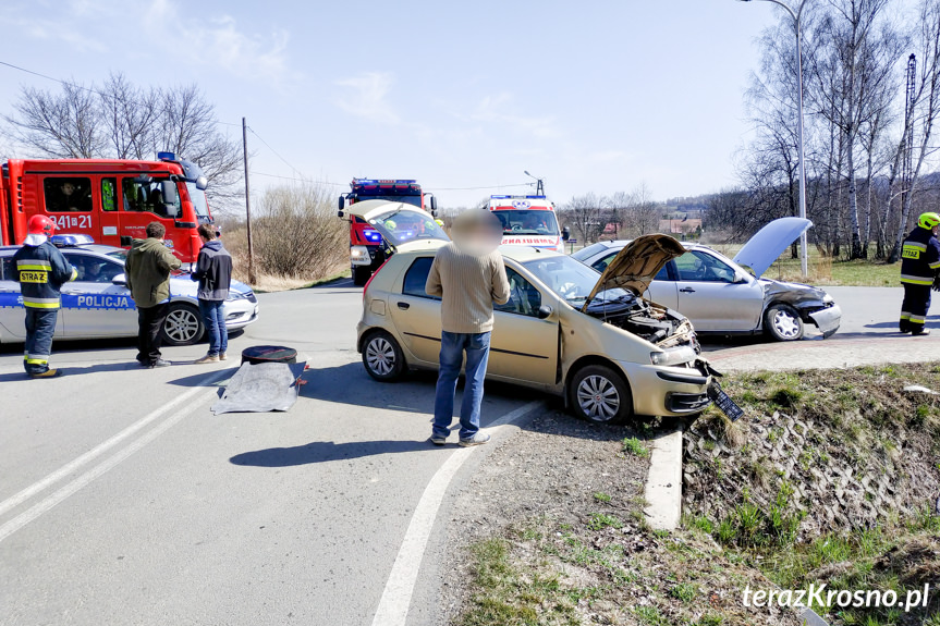 Zderzenie dwóch samochodów w Wietrznie