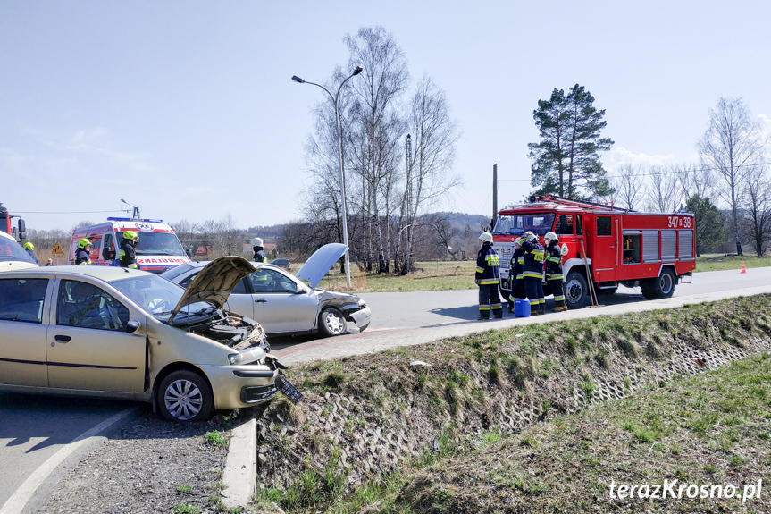 Zderzenie dwóch samochodów w Wietrznie