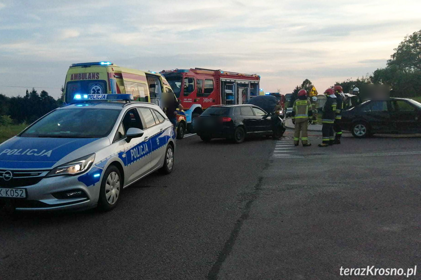 Zderzenie dwóch samochodów w Woli Komborskiej