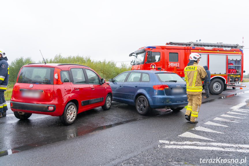 Zderzenie dwóch samochodów w Targowiskach