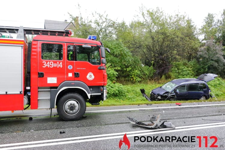 Zderzenie dwóch samochodów w Cergowej