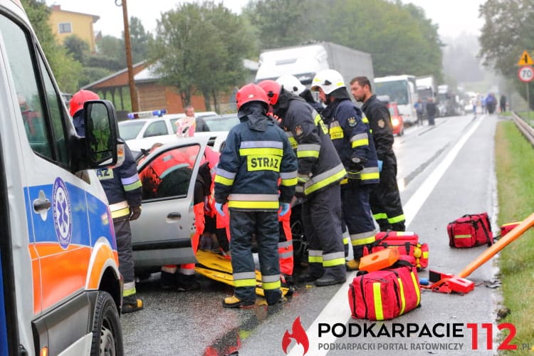 Zderzenie dwóch samochodów w Cergowej