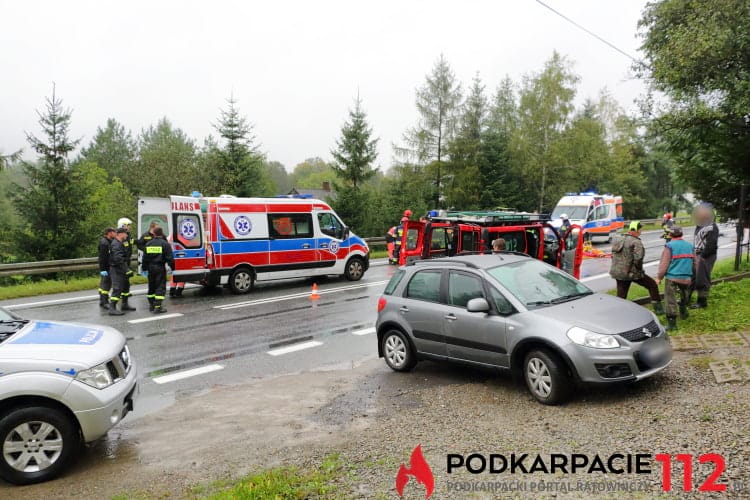 Zderzenie dwóch samochodów w Cergowej