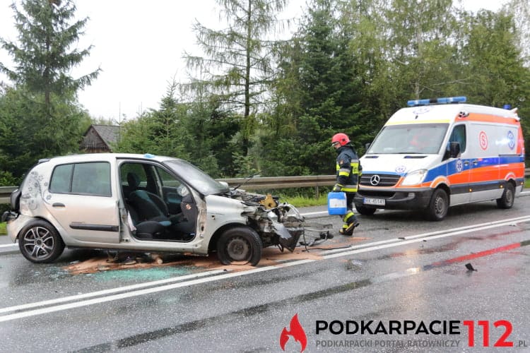 Zderzenie dwóch samochodów w Cergowej