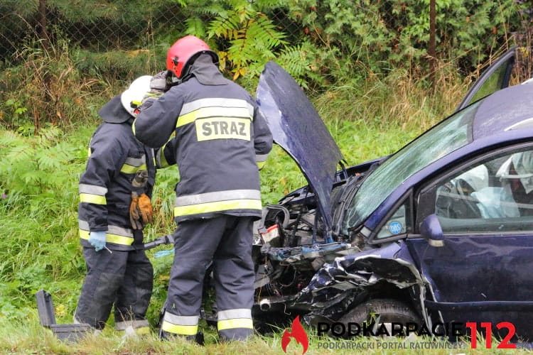 Zderzenie dwóch samochodów w Cergowej