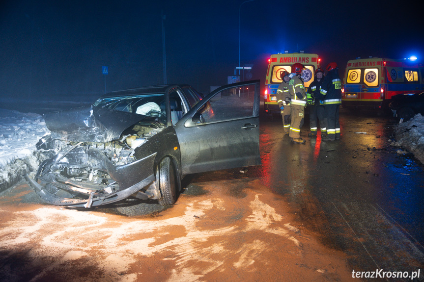 Zderzenie dwóch samochodów w Zręcinie