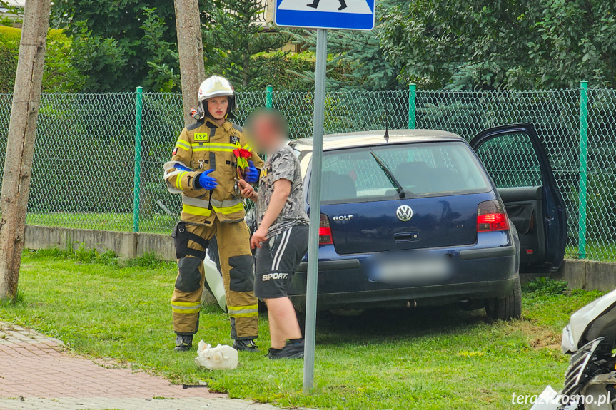 Zderzenie dwóch samochodów w Zręcinie