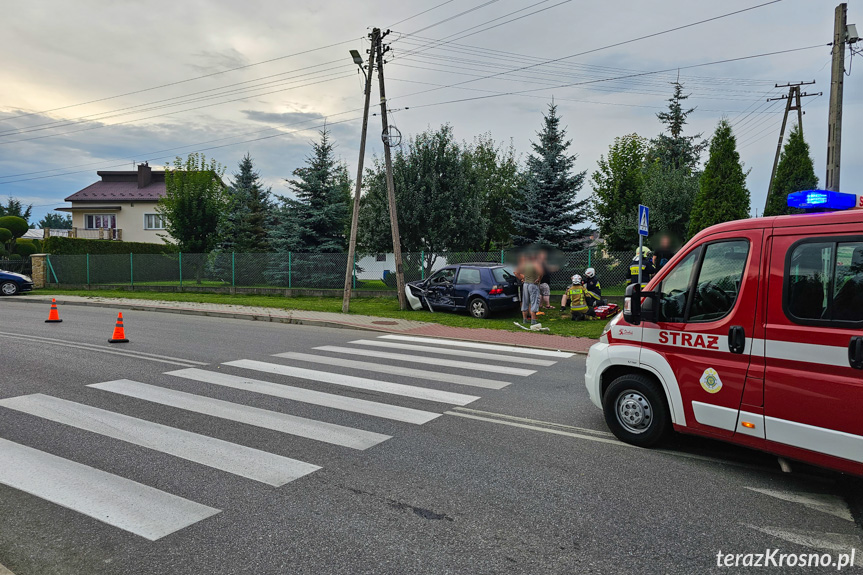 Zderzenie dwóch samochodów w Zręcinie