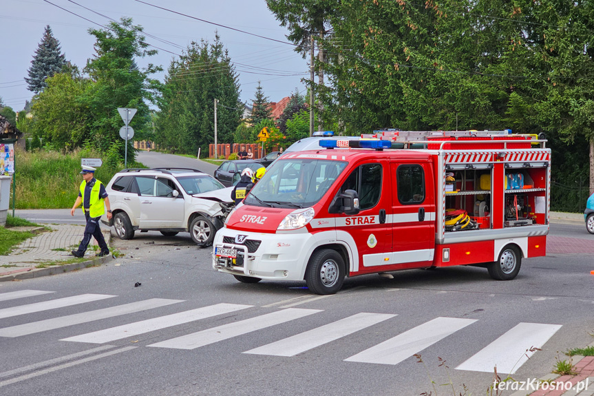 Zderzenie dwóch samochodów w Zręcinie