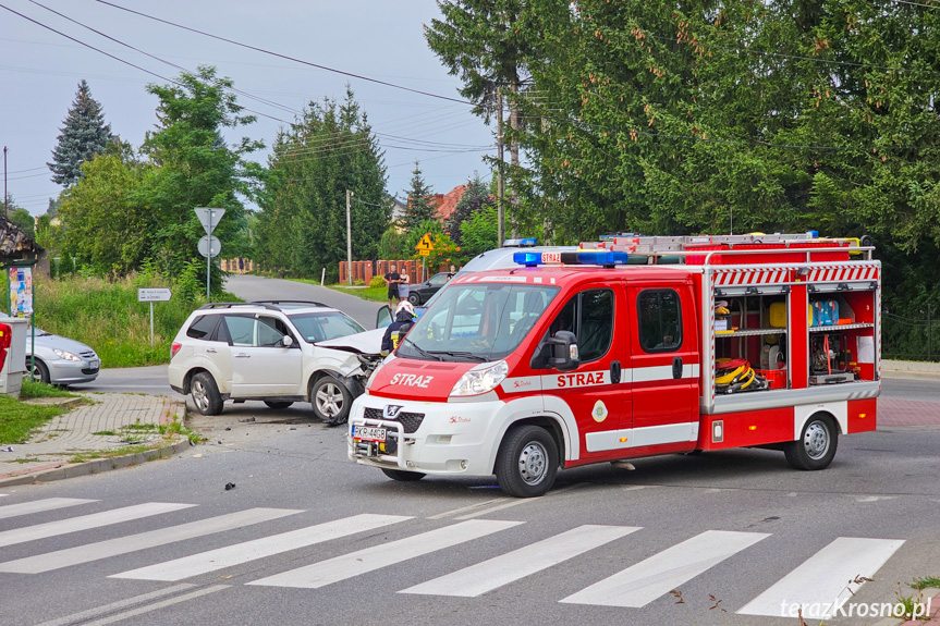 Zderzenie dwóch samochodów w Zręcinie