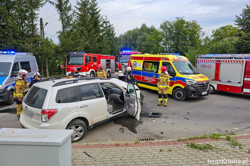 Zderzenie dwóch samochodów w Zręcinie