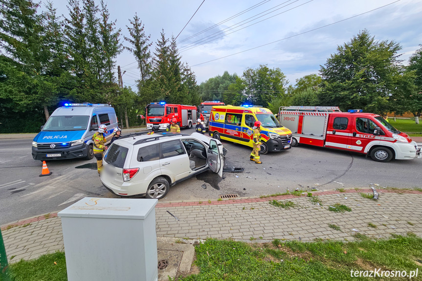 Zderzenie dwóch samochodów w Zręcinie