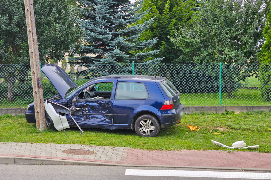 Zderzenie dwóch samochodów w Zręcinie