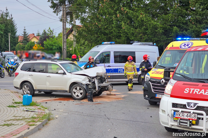 Zderzenie dwóch samochodów w Zręcinie