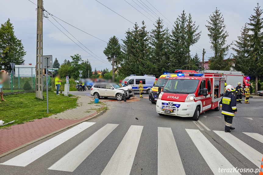 Zderzenie dwóch samochodów w Zręcinie