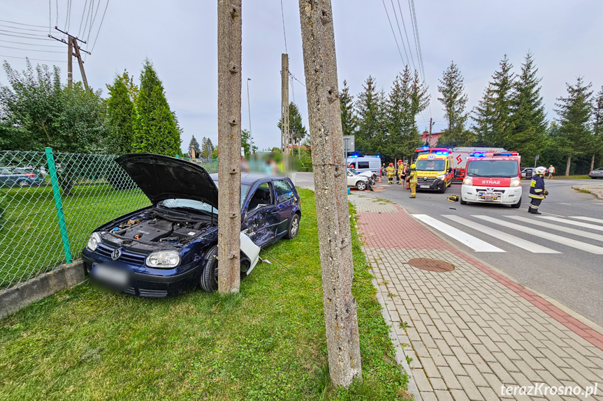 Zderzenie dwóch samochodów w Zręcinie