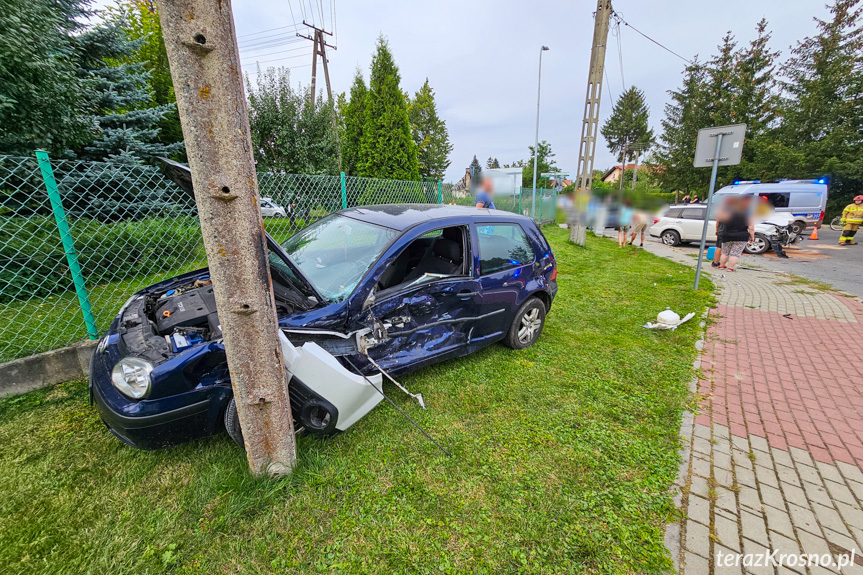 Zderzenie dwóch samochodów w Zręcinie