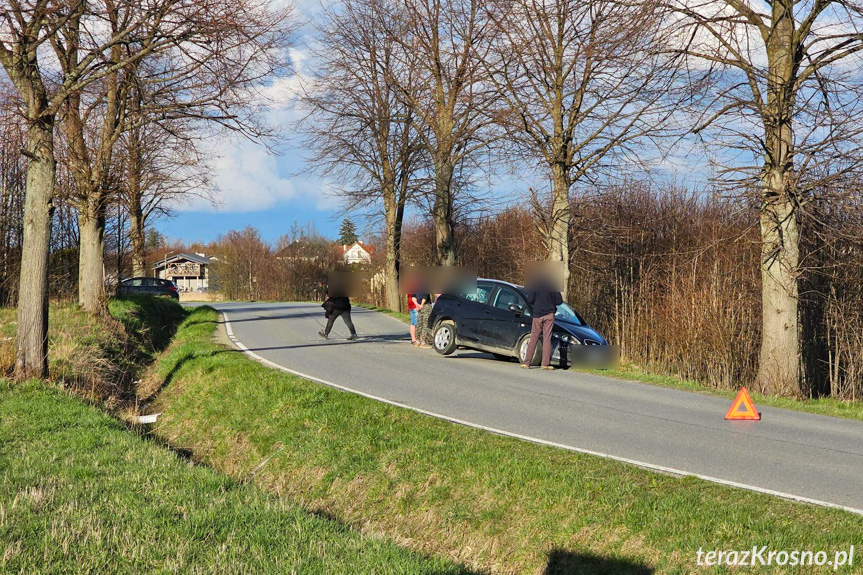 Zderzenie dwóch samochodów w Zręcinie